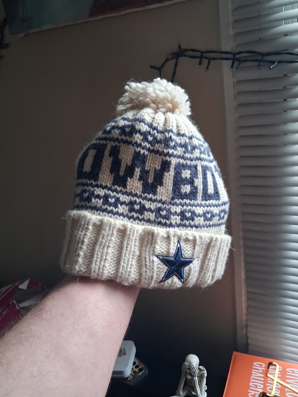 New Era Kids Knit Beanie with Pom-Pom and Star Patch - Cream & Navy